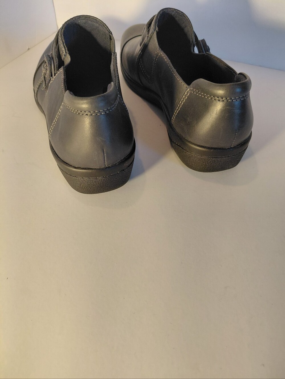 Clarks Black Slip-On Leather Loafers - Picture 4 of 6